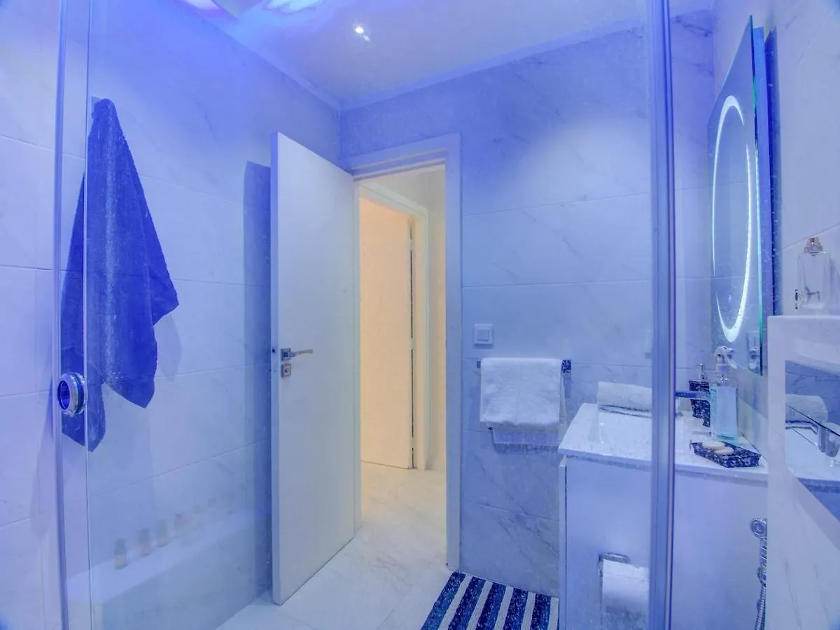 אגאדיר Appartement Idealement Situe Au Centre Ville Confort, Vue Et Acces Facile A Toutes Les Commodites, A Quelques Minutes A Pied De La Plage