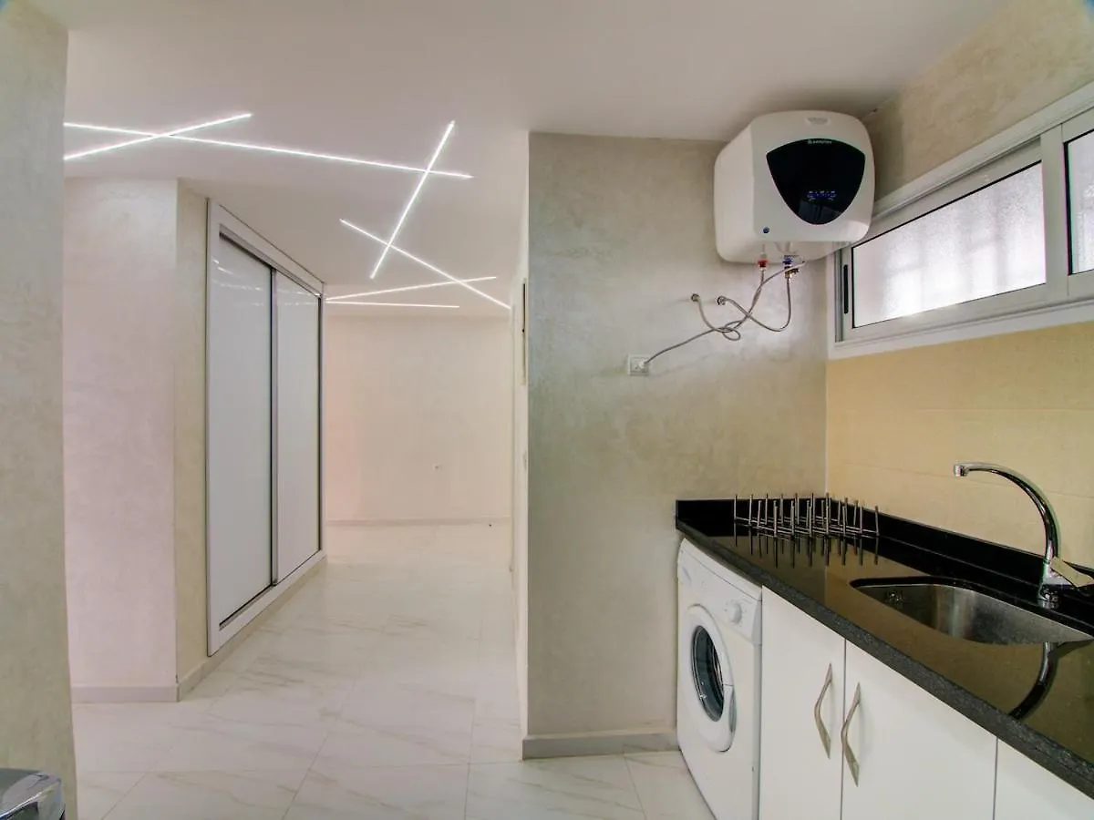 אגאדיר Appartement Idealement Situe Au Centre Ville Confort, Vue Et Acces Facile A Toutes Les Commodites, A Quelques Minutes A Pied De La Plage 0*,  מרוקו