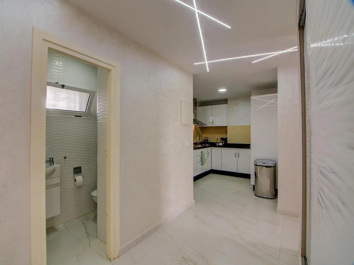 אגאדיר Appartement Idealement Situe Au Centre Ville Confort, Vue Et Acces Facile A Toutes Les Commodites, A Quelques Minutes A Pied De La Plage מרוקו