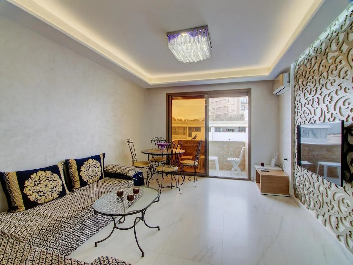 דירה אגאדיר Appartement Idealement Situe Au Centre Ville Confort, Vue Et Acces Facile A Toutes Les Commodites, A Quelques Minutes A Pied De La Plage
