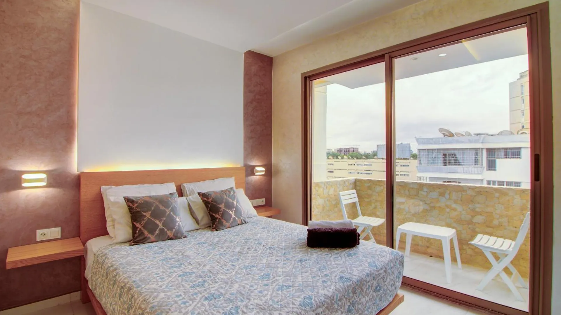 אגאדיר Appartement Idealement Situe Au Centre Ville Confort, Vue Et Acces Facile A Toutes Les Commodites, A Quelques Minutes A Pied De La Plage