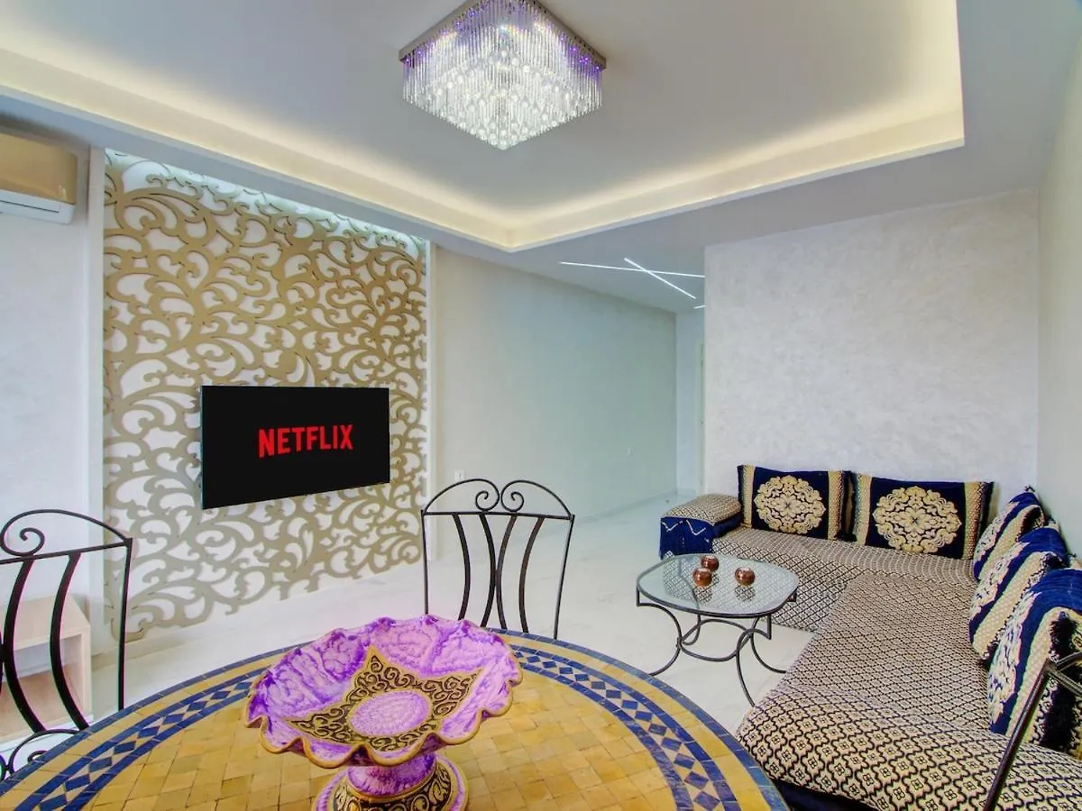 Appartement Idealement Situe Au Centre Ville Confort, Vue Et Acces Facile A Toutes Les Commodites, A Quelques Minutes A Pied De La Plage Agadir Daire