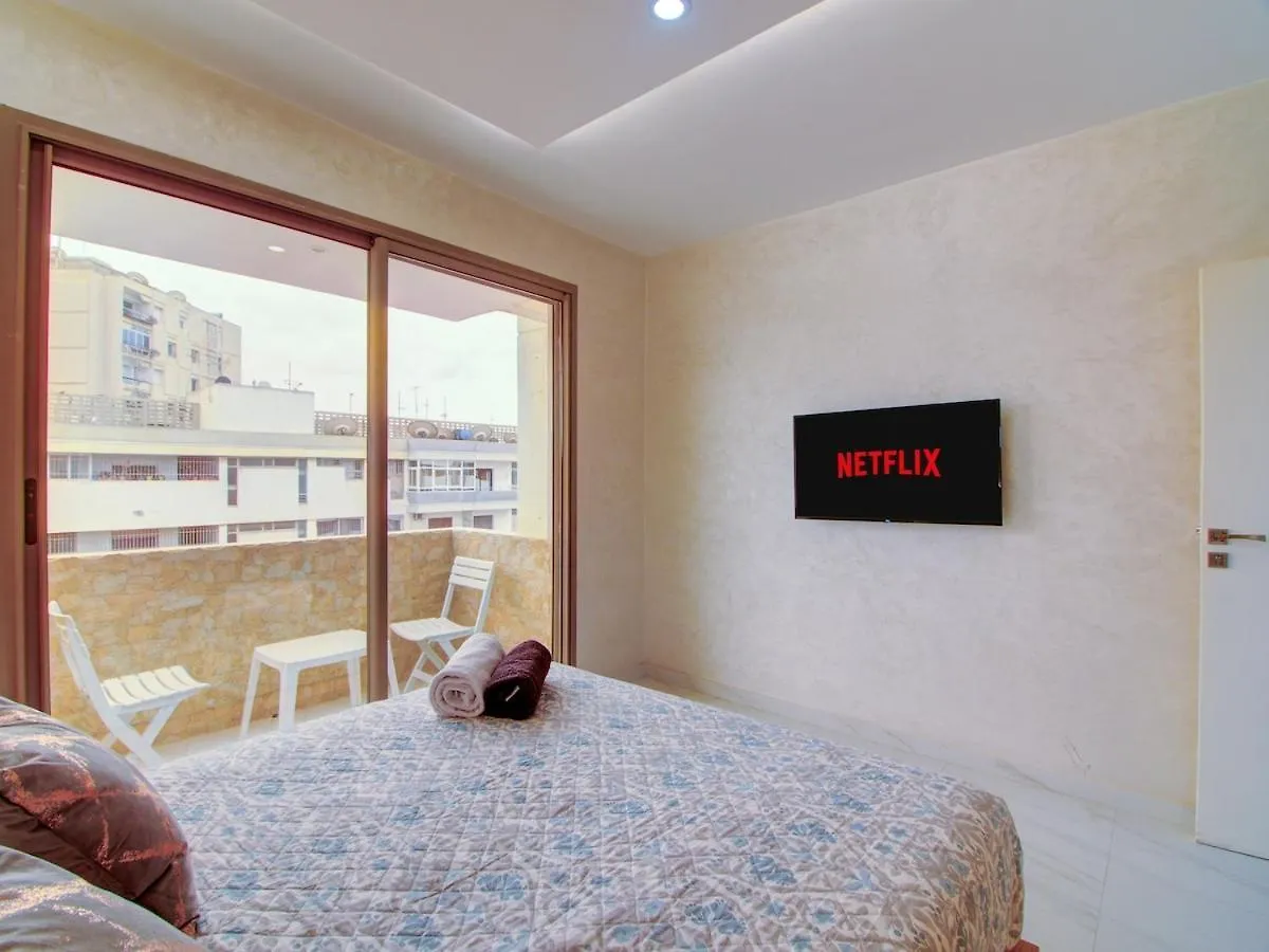 Appartement Idealement Situe Au Centre Ville Confort, Vue Et Acces Facile A Toutes Les Commodites, A Quelques Minutes A Pied De La Plage Agadir 0*,
