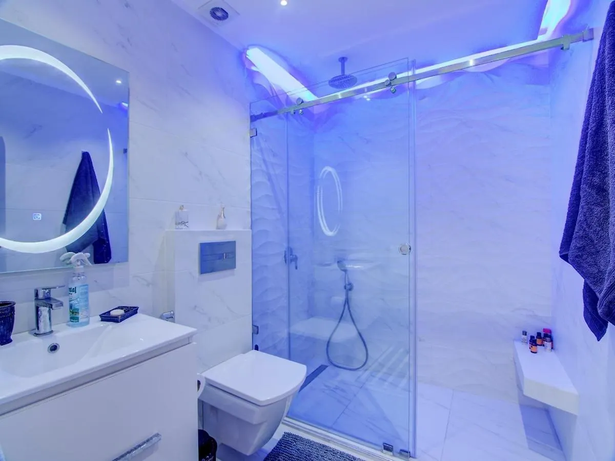 Appartement Idealement Situe Au Centre Ville Confort, Vue Et Acces Facile A Toutes Les Commodites, A Quelques Minutes A Pied De La Plage Agadir 0*,